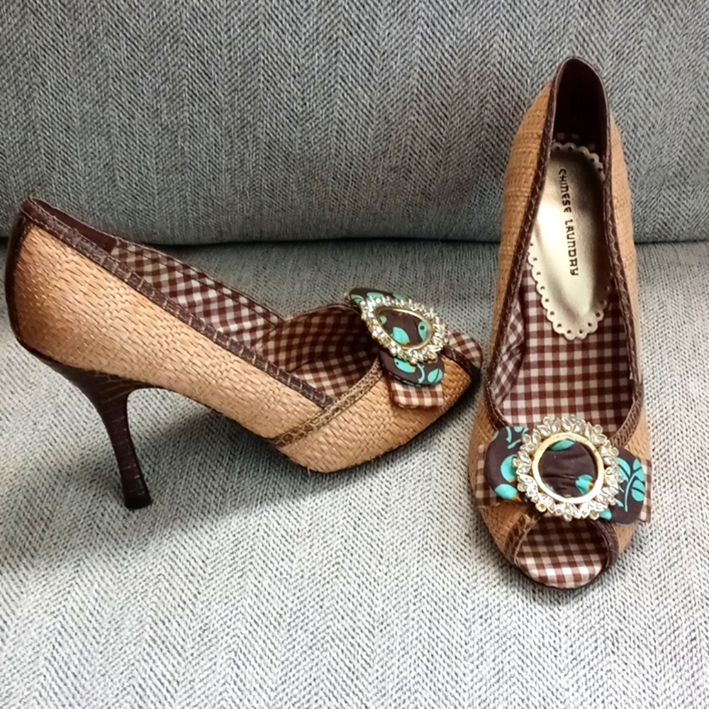 Women's peep toe heel